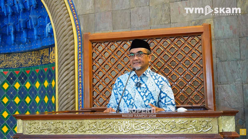 Waziz Wildan Khotbah di Masjid Kampus UGM