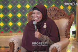 Diana Setiyawati memberikan ceramah di Masjid Kampus UGM