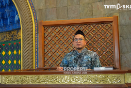 Agus Himmawan Utomo memberikan ceramah di Masjid Kampus UGM